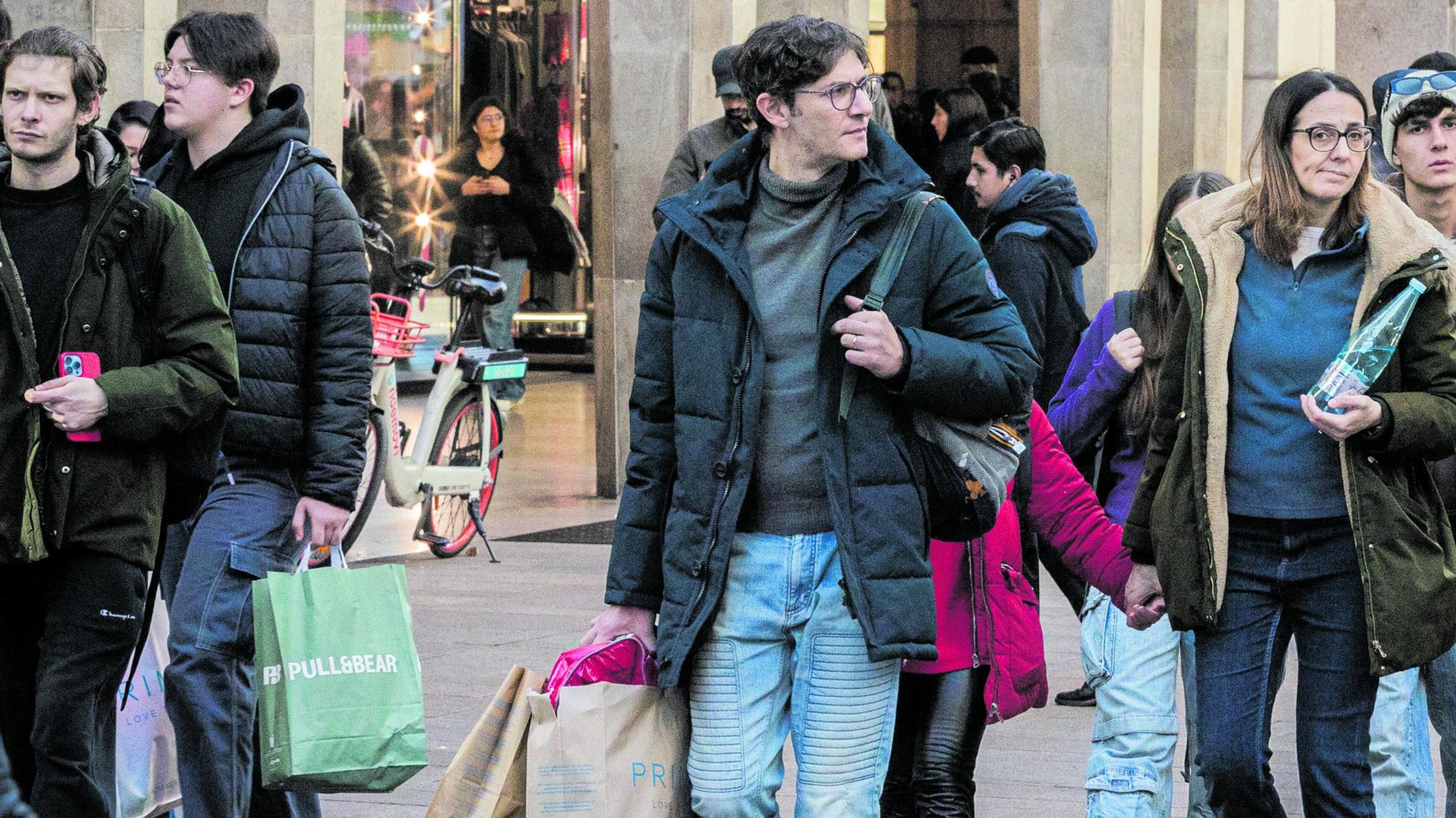 Sorpresa, tornano le spese di Natale