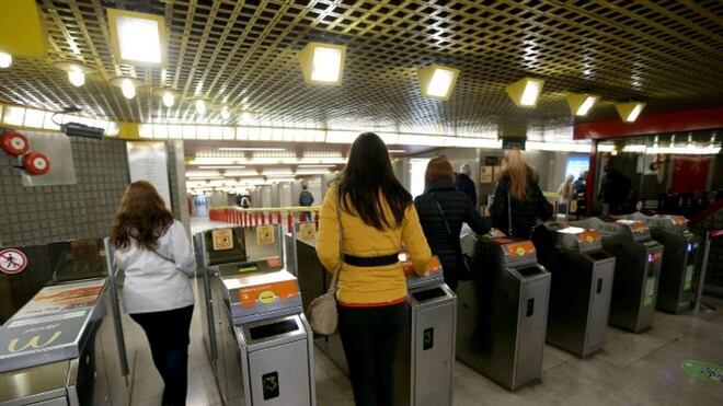 Milano, agente Atm preso a pugni da stranieri senza biglietto