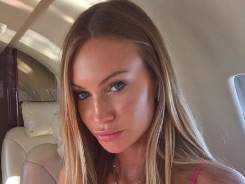 Taylor Mega sensazionale in intimo di pizzo