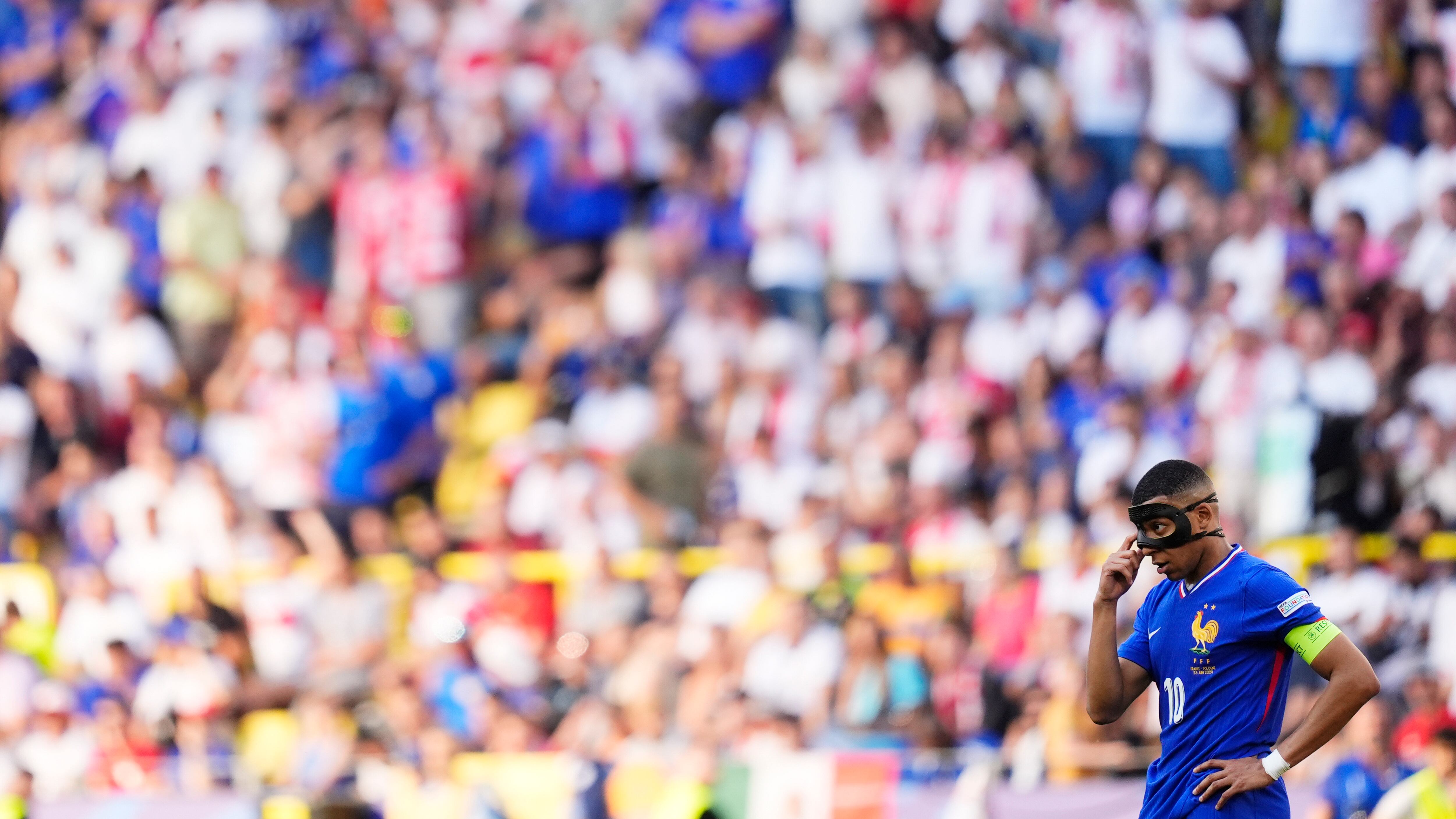 Francia più mascherata della sua stella Mbappé