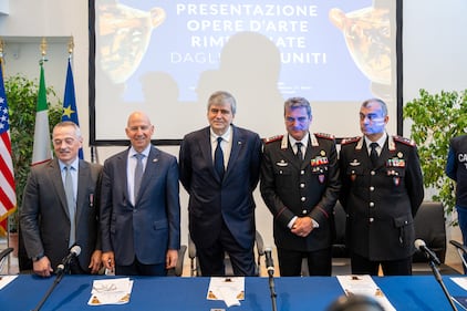 Oltre 600 opere d'arte riportati in Italia dai Carabinieri 11