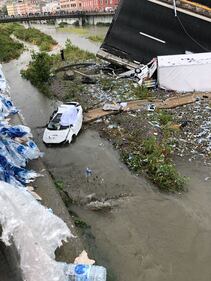 Genova, le immagini choc dei soccorsi 1