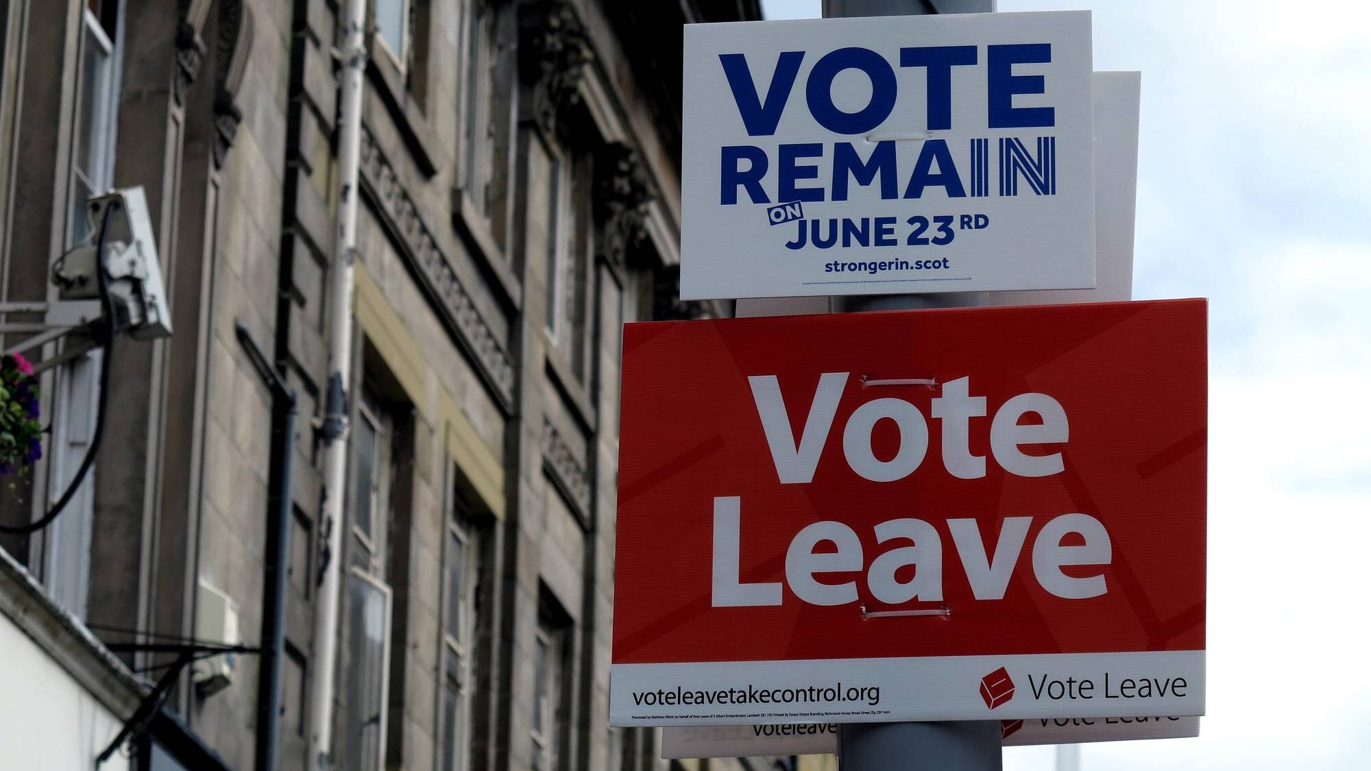 Gli hacker russi sulla Brexit: "Per il voto 45mila messaggi"