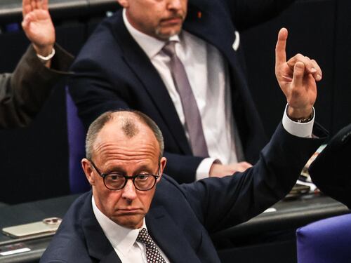 La Germania ci fa invidia. "Lì si che sono uniti: il riarmo votato da tutti"
