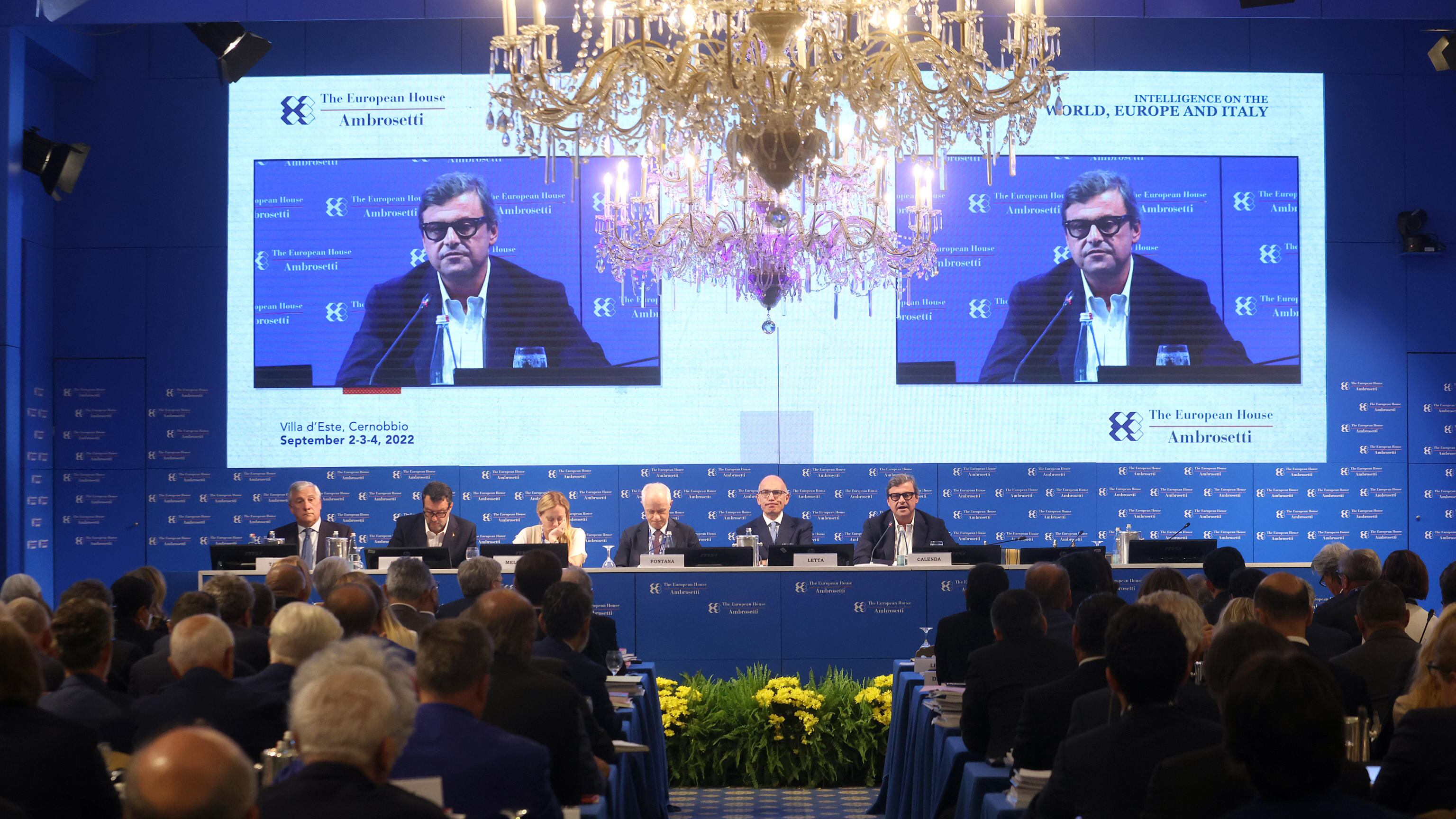 Il bluff di Calenda per convincere gli imprenditori: "Sì all'agenda Draghi". Tajani svela la farsa