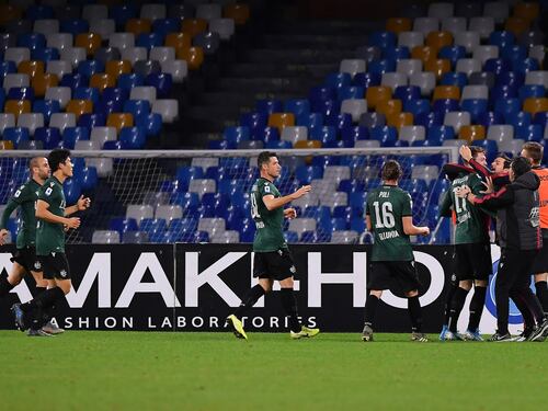 Il Bologna vince 2-1 in rimonta contro il Napoli. Fischi del San Paolo