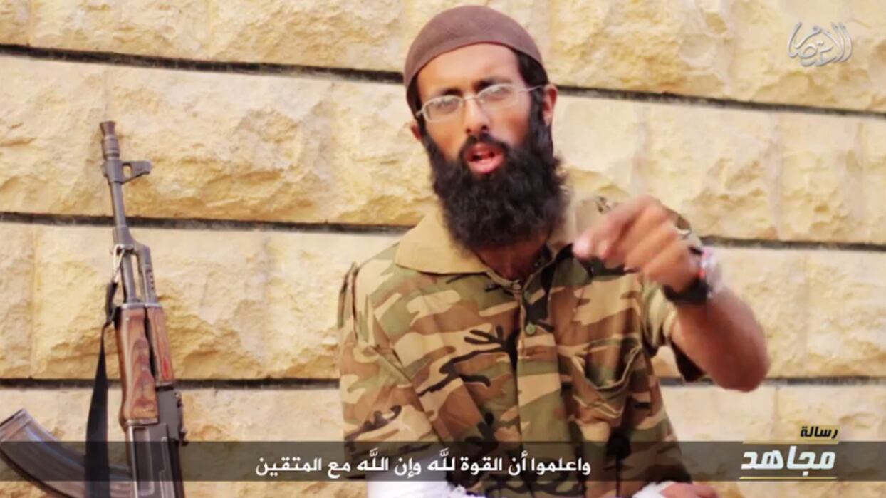 Isis, jihadista a volto scoperto. Gli 007: "È cittadino britannico"