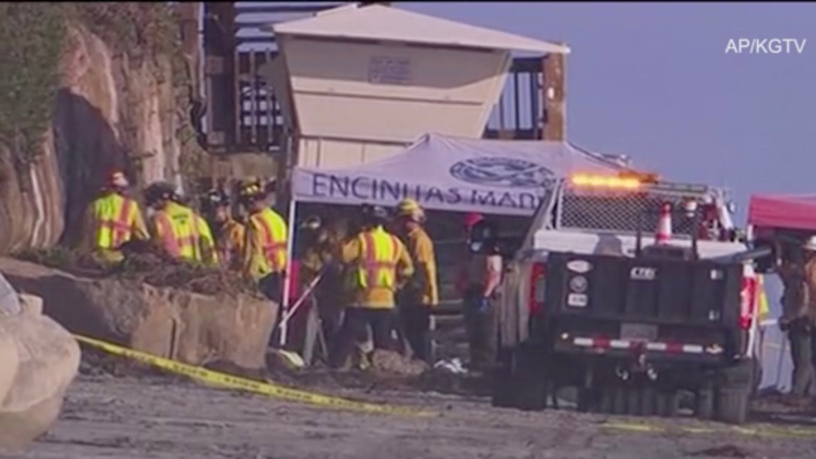 Crolla una parte di scogliera in California: ci sono morti e feriti