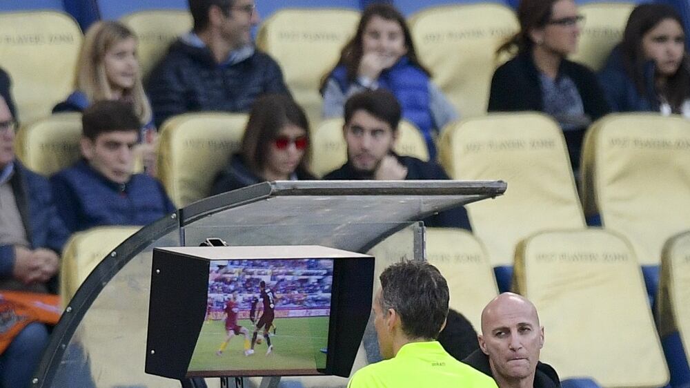 Rizzoli: "Rigore il mani di Alex Sandro. Su Mandzukic immagini poco chiare"