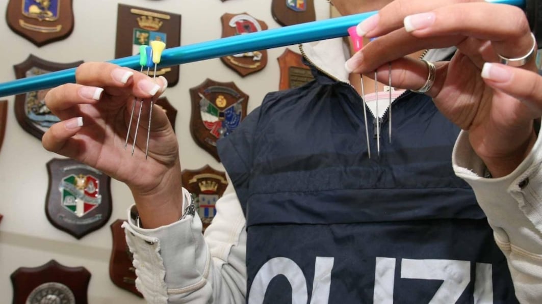 Una freccia gli trapassa il cuore e un polmone: uomo salvo per miracolo