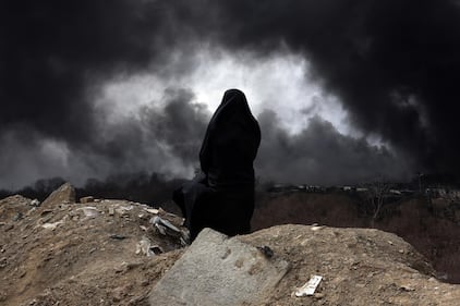 Cielo nero su Teheran dopo l'attacco alle strutture petrolifere  3
