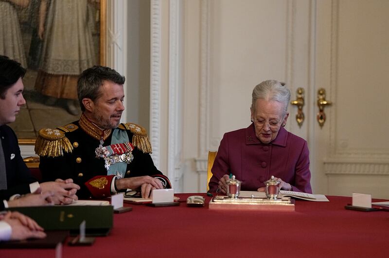 La regina Margrethe abdica. Sale al trono Re Frederik X 14