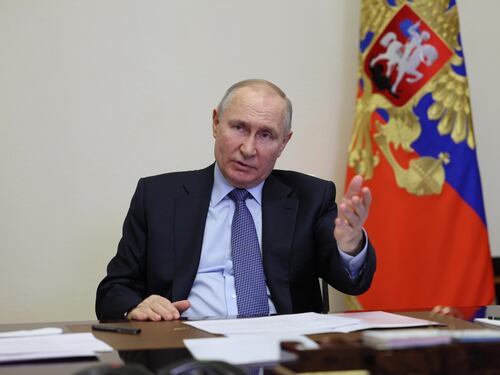 "Avrà l'immunità". Così Putin potrà viaggiare senza essere arrestato