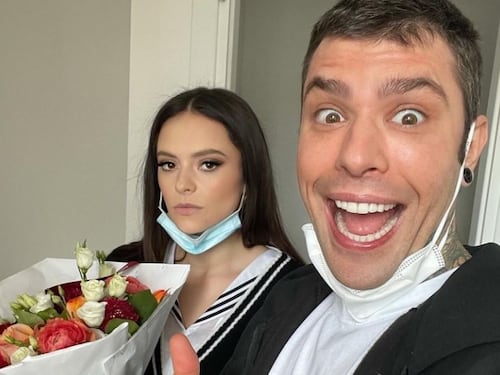 "Ultima foto, poi via il telefono": Fedez chiede scusa alla Michielin