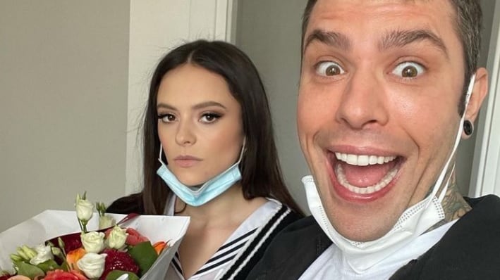 "Ultima foto, poi via il telefono": Fedez chiede scusa alla Michielin