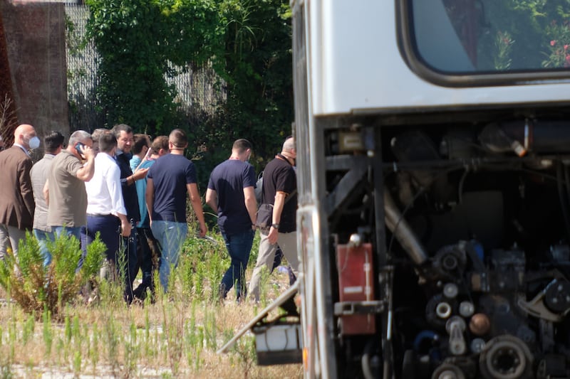 Il blitz di Salvini nella rimessa Atac presa di mira dai nomadi 11