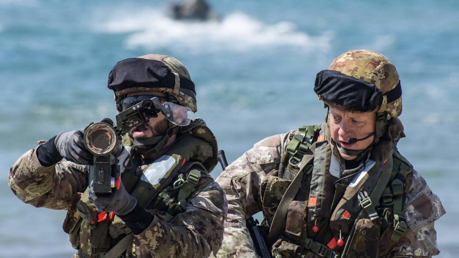 Italia, i tagli del governo sulla spesa militare