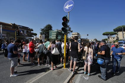 Protesta dei candidati a Roma 1