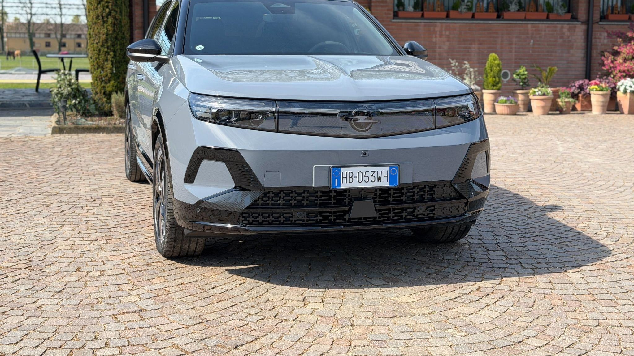 Opel Grandland Electric AWD: prova su strada del SUV elettrico a trazione integrale