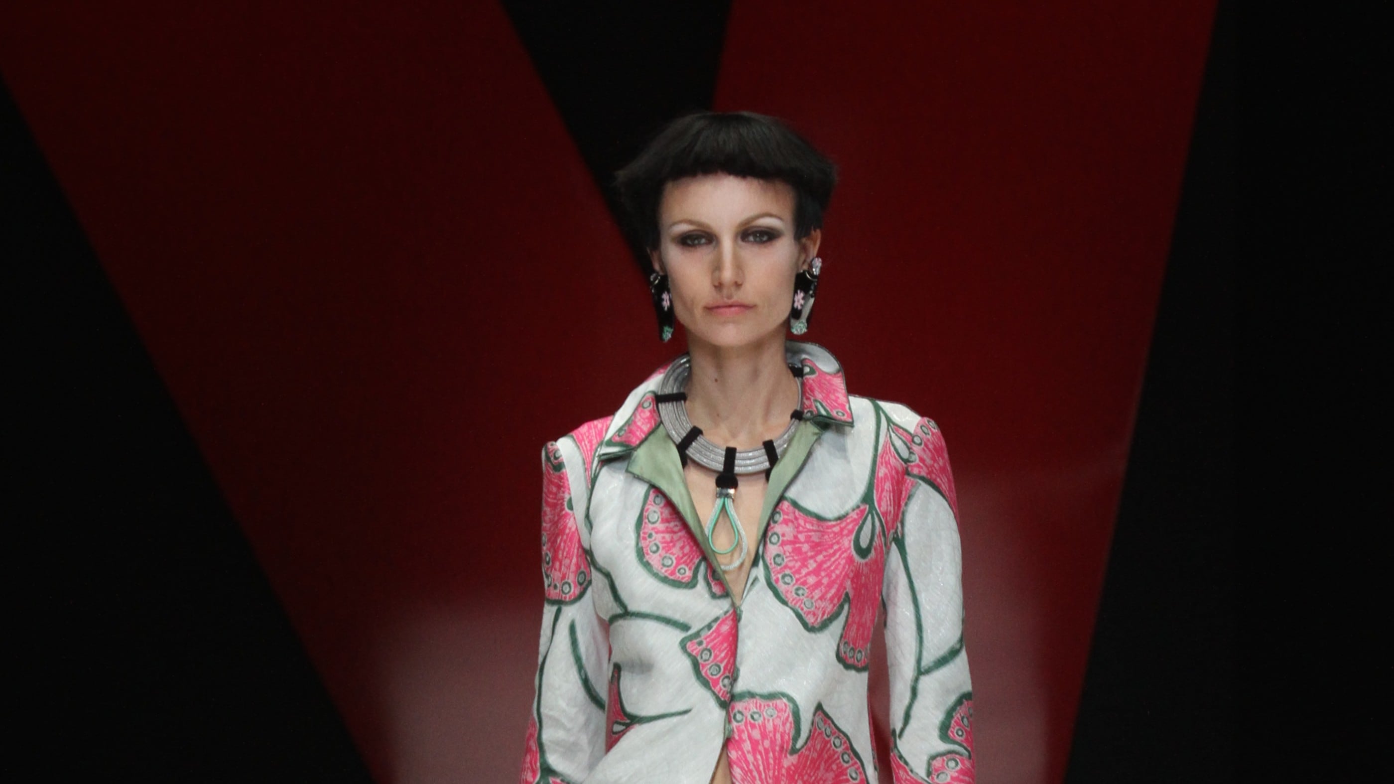 Romantico d'autore: Armani vede rosa e azzarda con i colori
