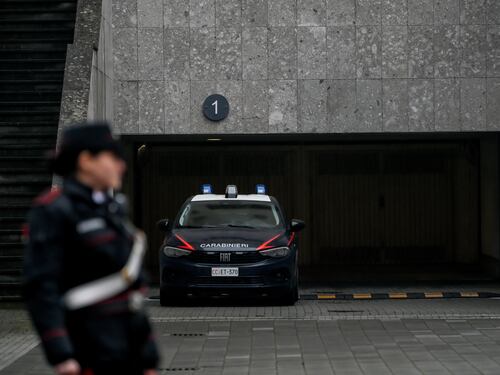 Nasconde il cadavere della madre nel freezer per due anni: “La sua pensione unica fonte di reddito”