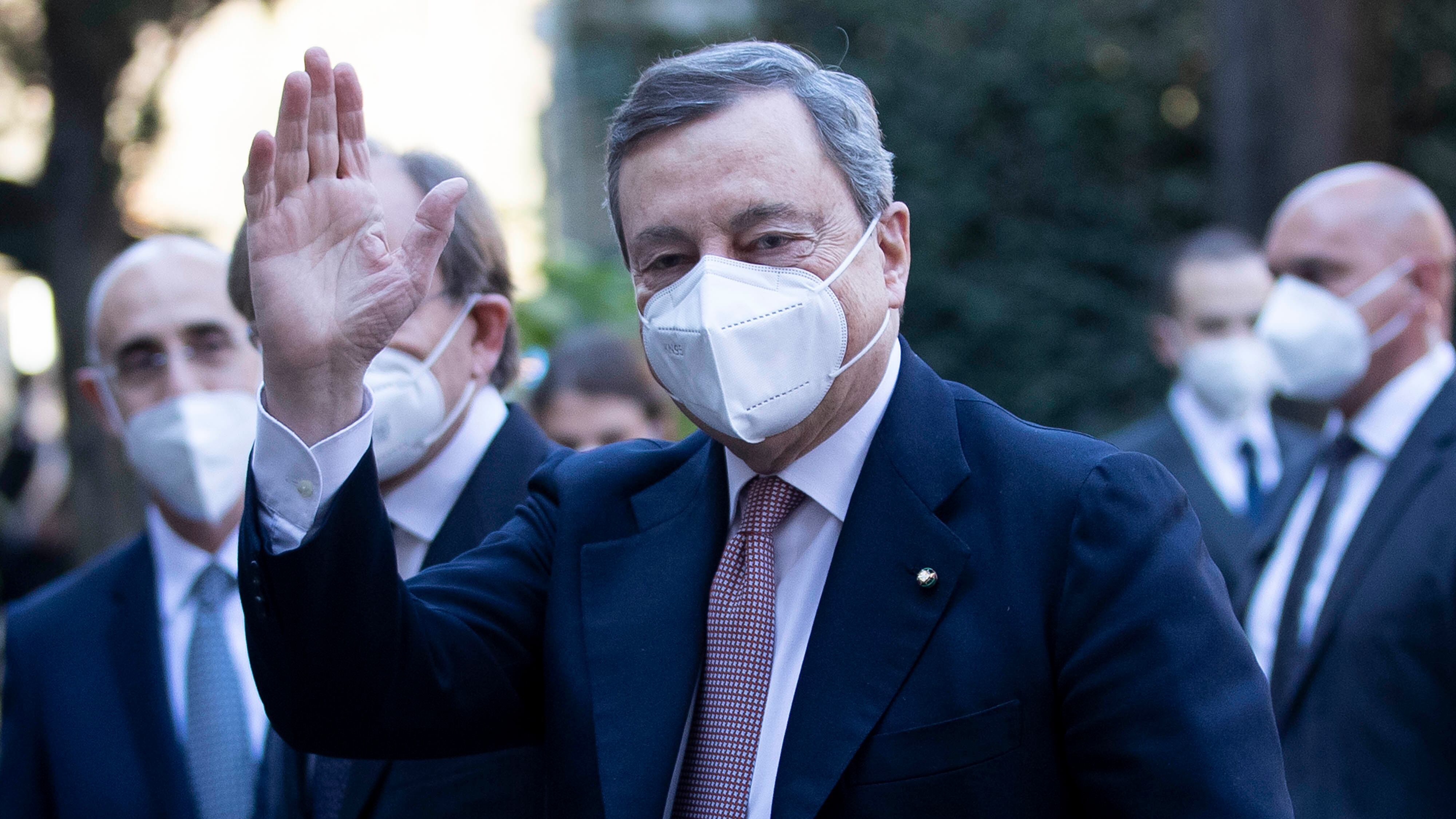 Draghi e il piano su due binari. Cosa c'è dietro l'accelerazione