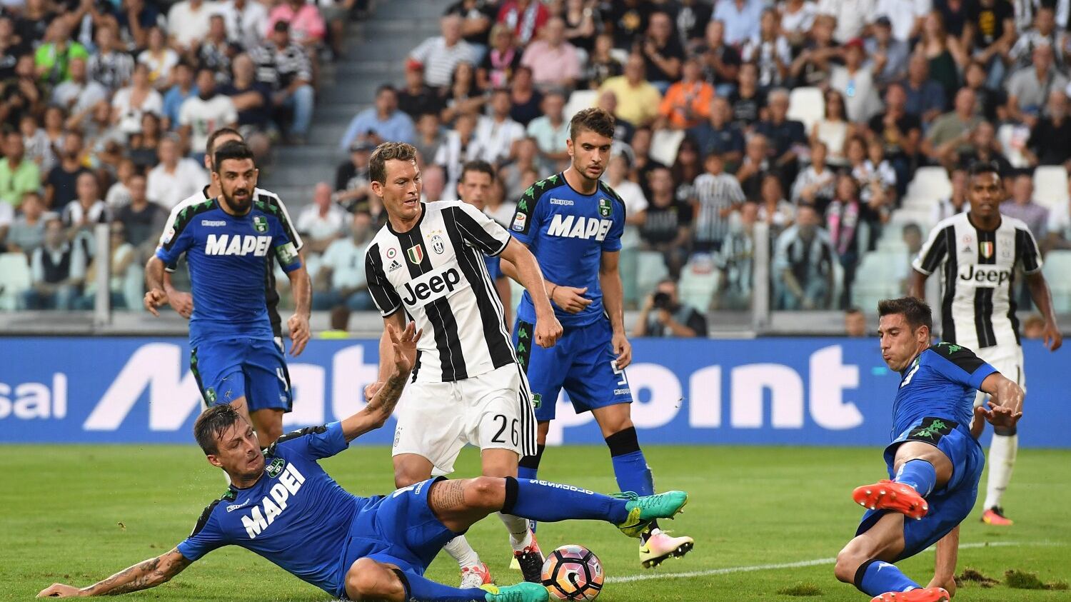 Juventus-Lichtsteiner, sarà divorzio: il Barcellona pensa allo svizzero