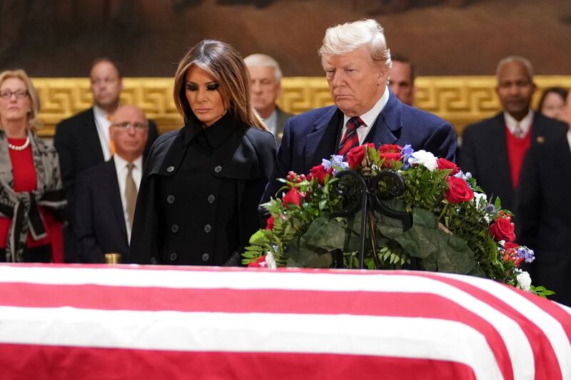 Trump rende omaggio a Bush 5