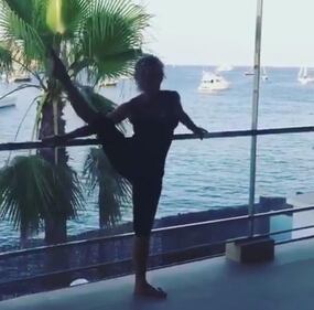 Carmen Russo esplosiva a Ibiza 14