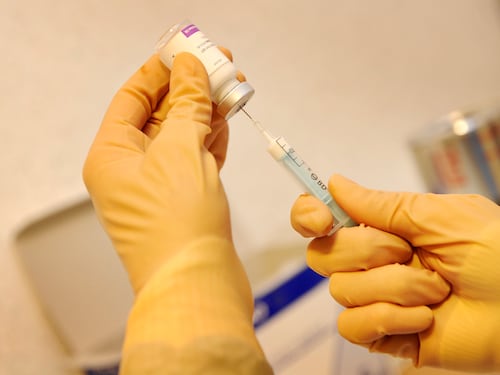 Il patto segreto per il vaccino: "A gennaio 3,4 milioni di dosi"
