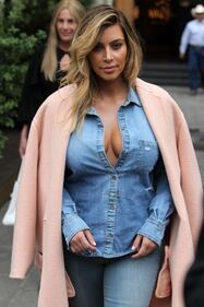 La sensualità esplosiva di Kim Kardashian 3