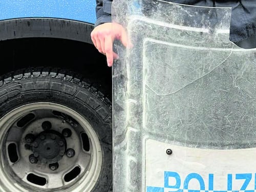 Assalto alle divise, vigili aggrediti a Milano dopo gli 11 feriti di Torino