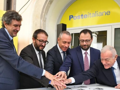 L'Aquila, lo Stato torna a farsi vedere: nella zona rossa riapre l'ufficio postale