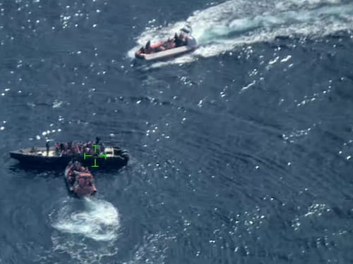 Le foto di Frontex che incastrano la Sea Watch 5