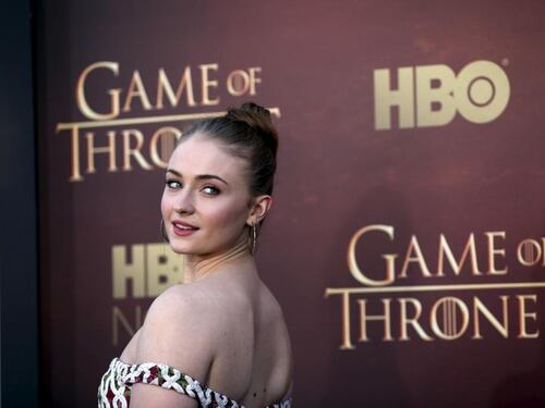 Sophie Turner: "Jennifer Lawrence ha preso a pugni la mia vagina"