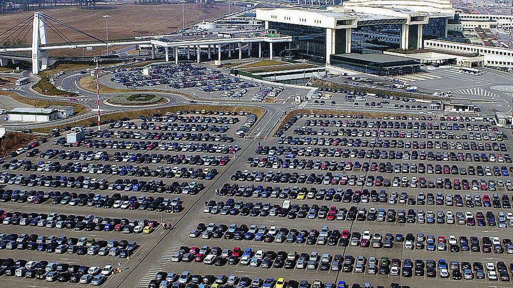 Pioggia di multe a Malpensa Oltre 34mila i divieti di sosta