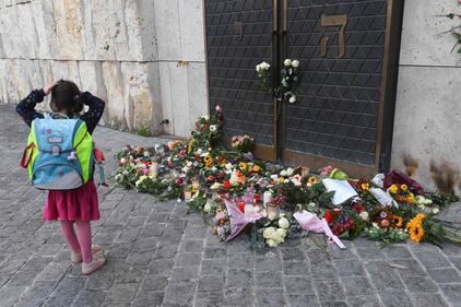 Germania: il cordoglio dopo l'attacco alla Sinagoga  1