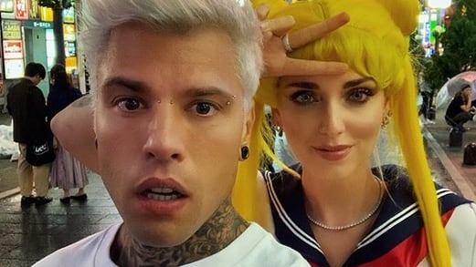 I Ferragnez in Giappone, ma il web attacca i loro look: "Due peracottari"