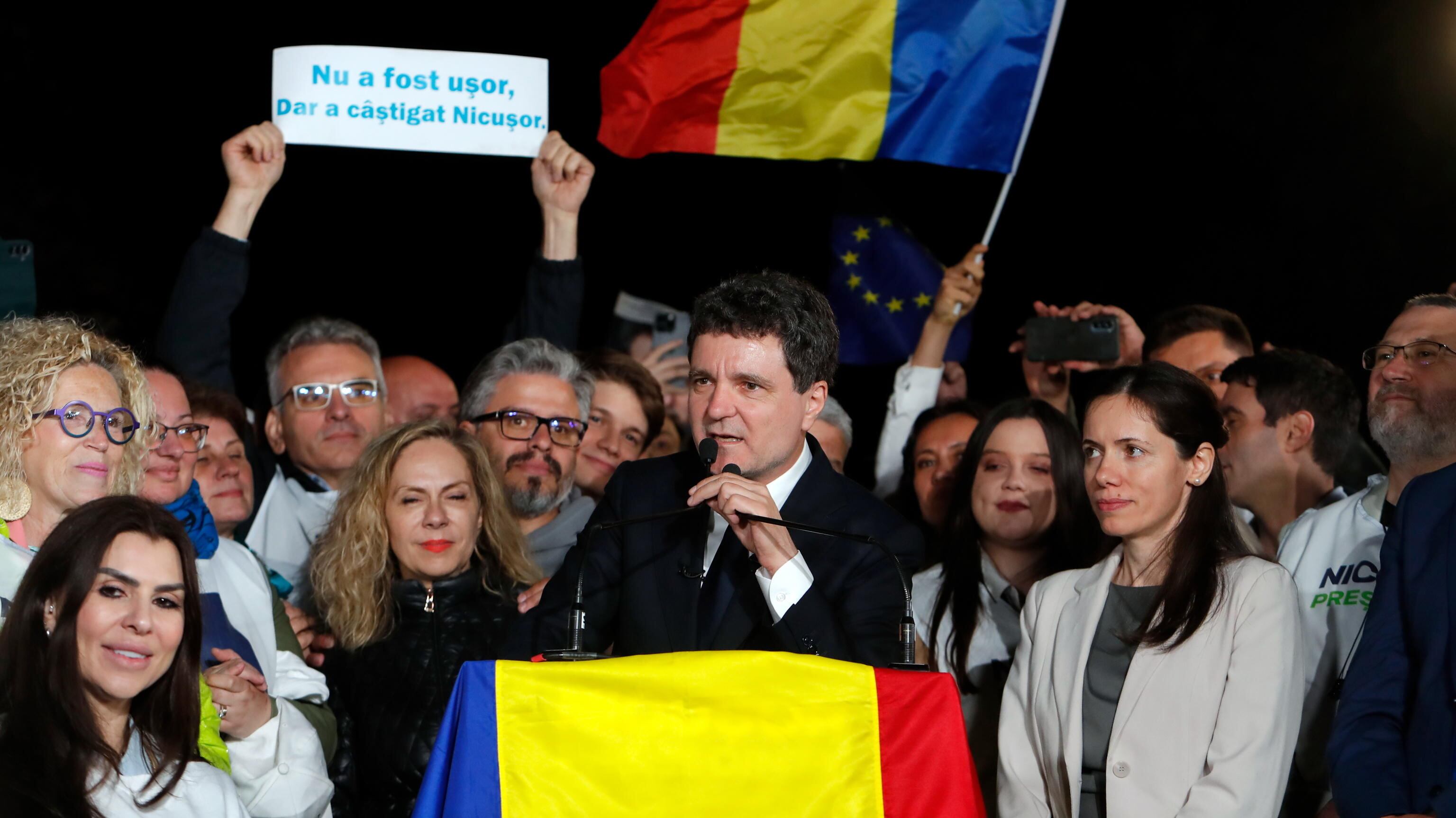 Dopo mesi di caos e proteste i romeni scelgono Bruxelles
