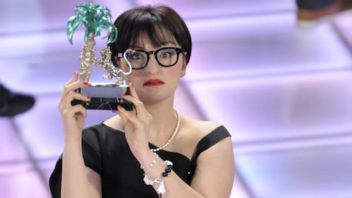 Arisa torna ai capelli corti  7