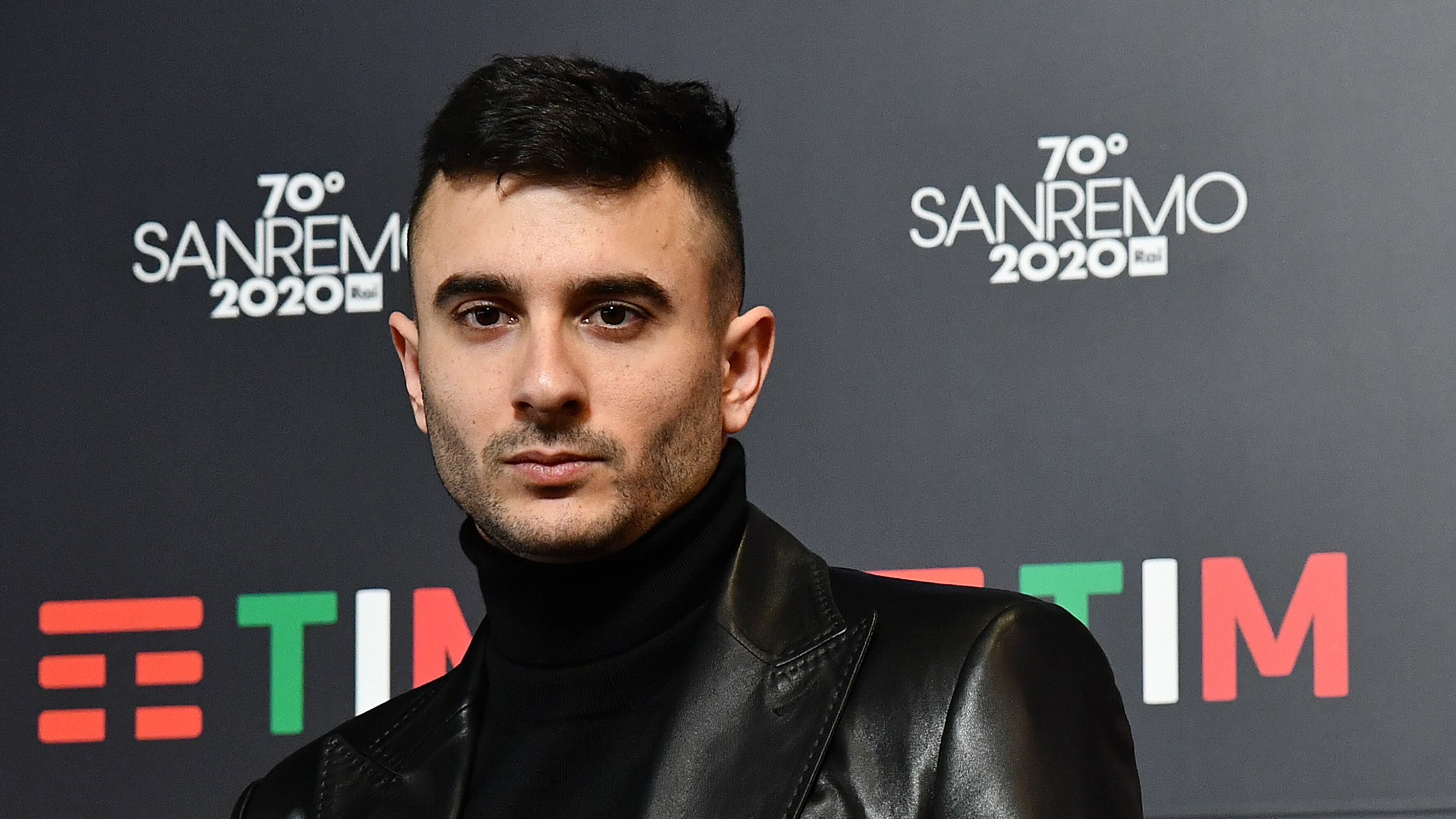 Junior Cally: "Ossessionato dal sesso, uscivo con mogli di politici"