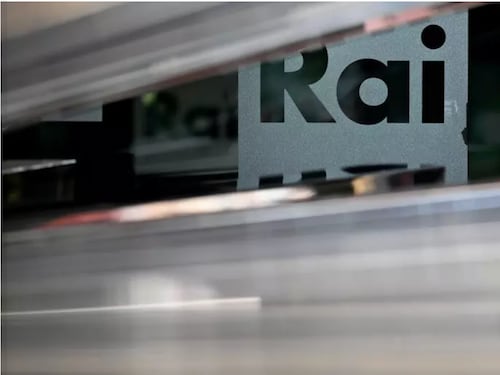 Verso il taglio del canone Rai, domani l’emendamento al voto in commissione al Senato