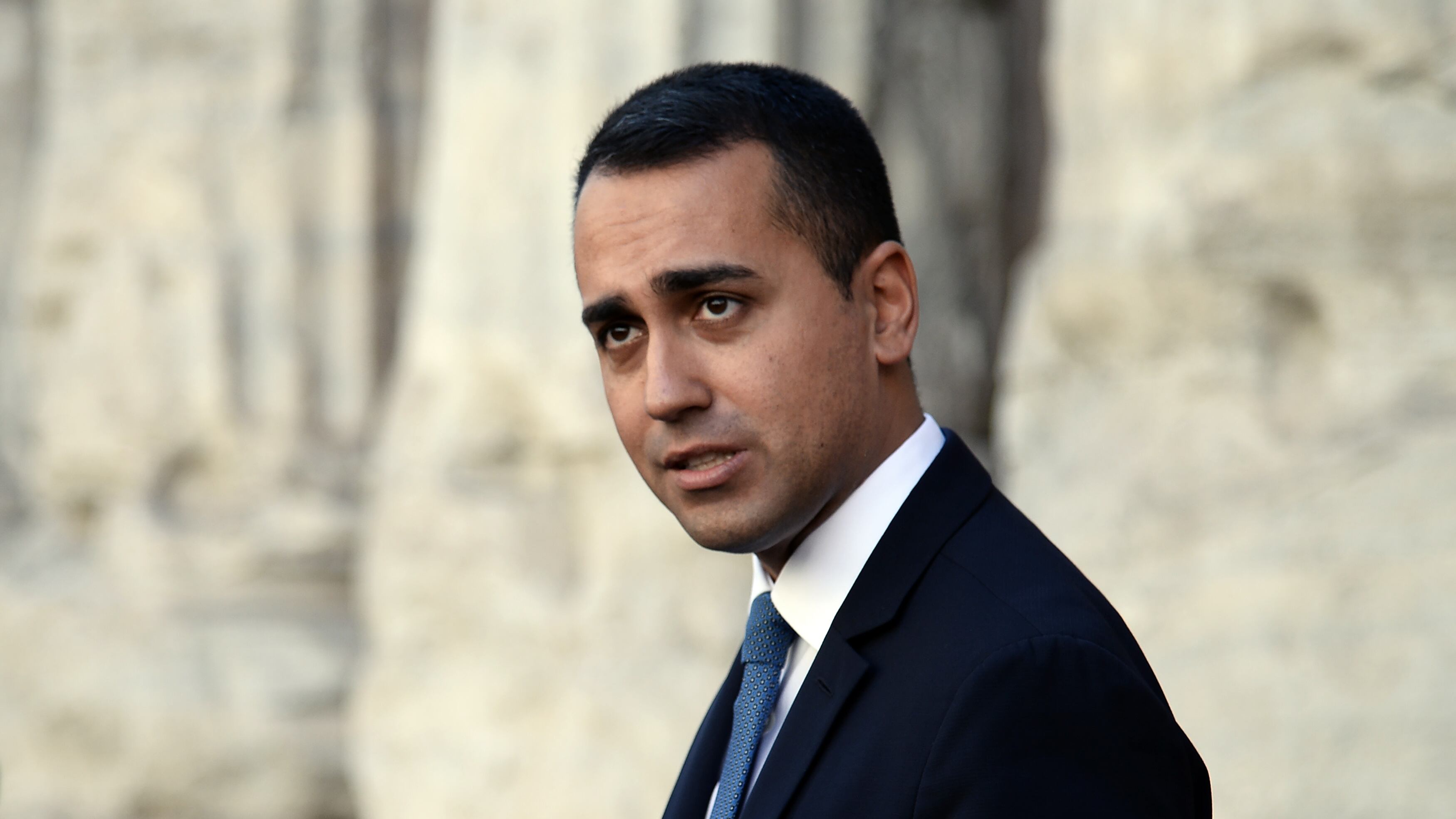 Di Maio sotto assedio: i 5stelle lo scaricano e invocano Di Battista