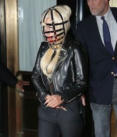Lady Gaga, nude look bollente verso Perugia 12