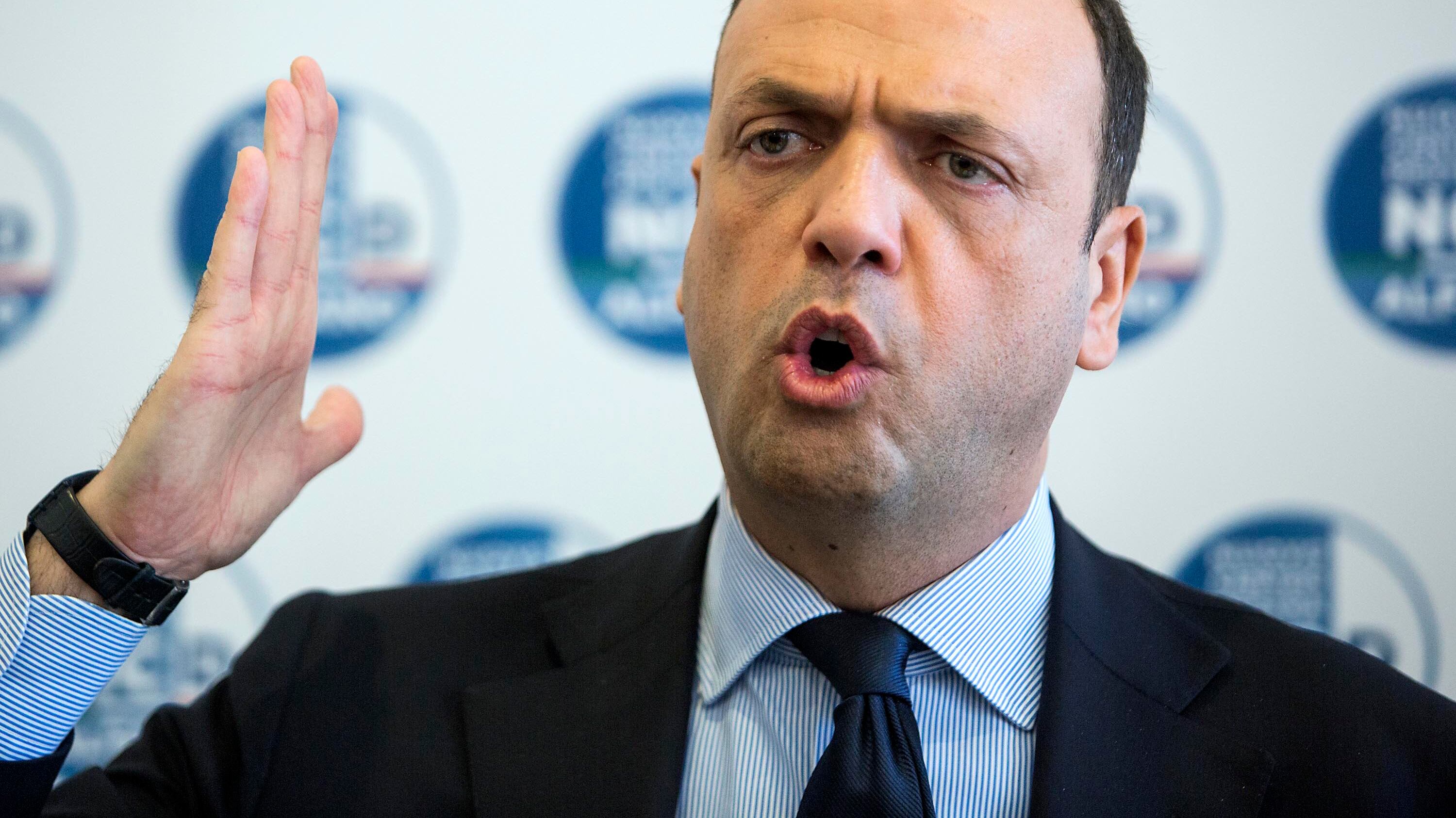 Bocciati i nostri governanti: non sanno parlare inglese