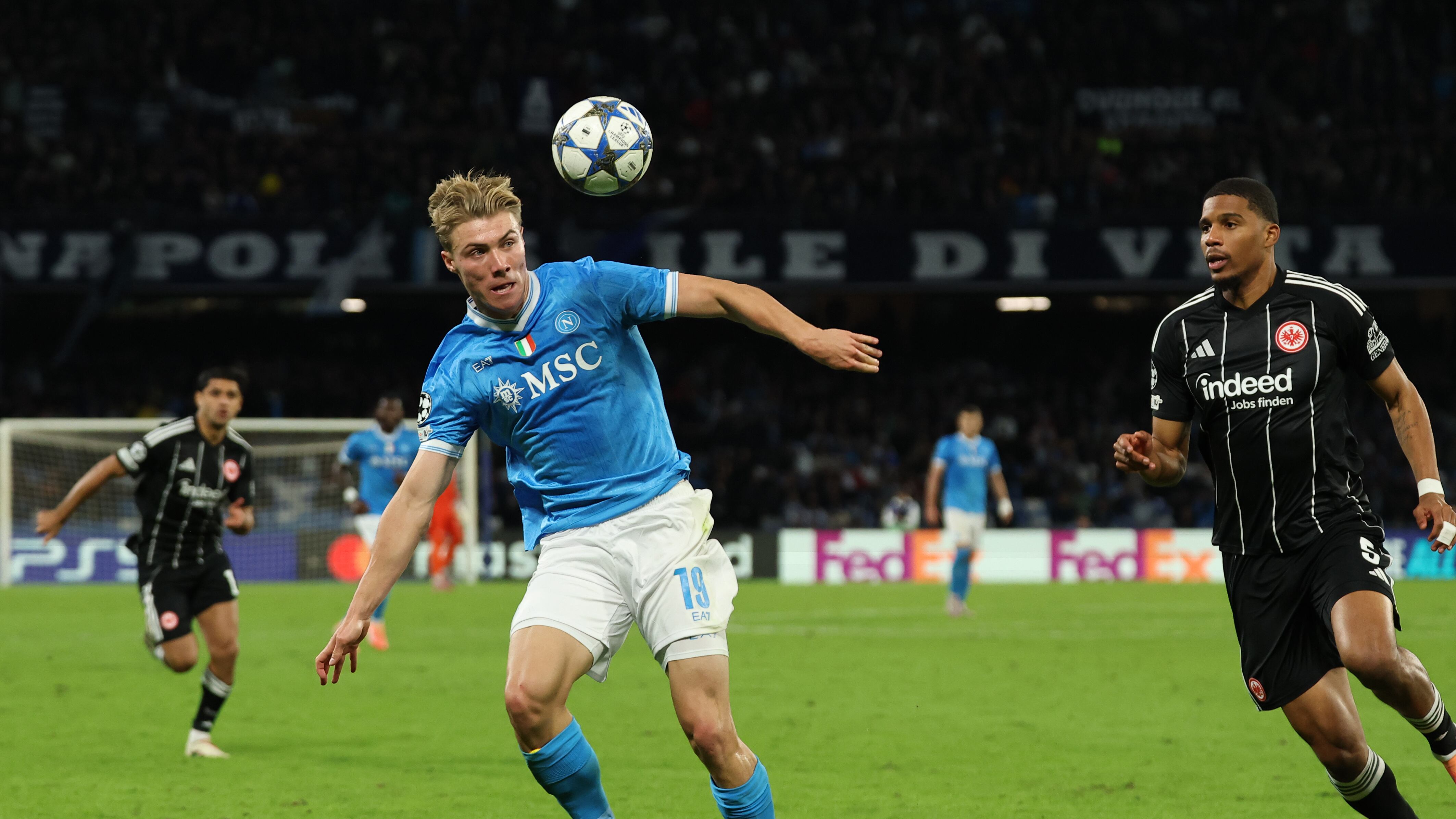 Il Napoli sonnolento non sfonda: si complica il cammino Champions