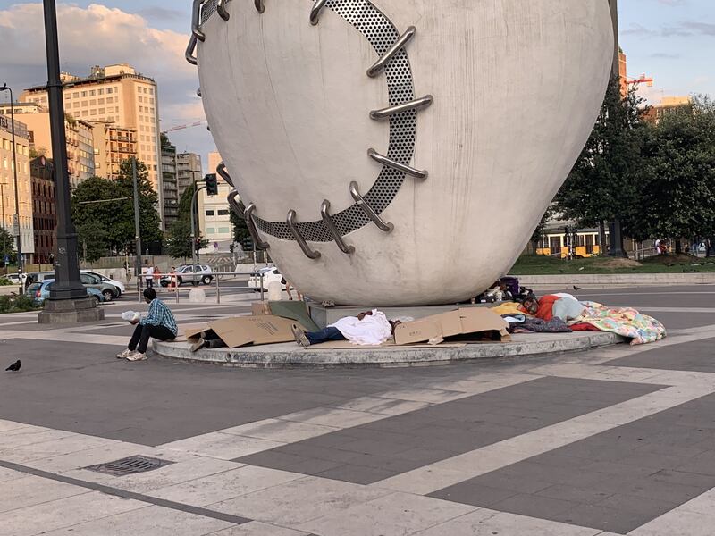 Milano tutto il degrado della Stazione Centrale 6