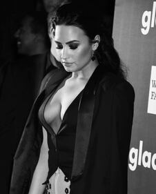 Demi Lovato di nuovo nuda per un disco, foto 15