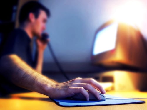 Reclutavano minorenni immigrati su internet per uccidere e rubare: 193 arresti in tutta Europa
