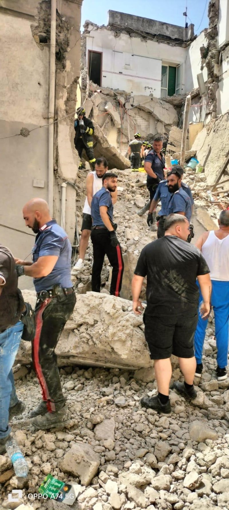 Crollo della palazzina a Torre del Greco 4